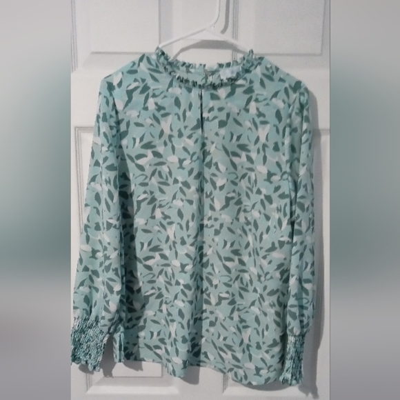 Green and White Relaxed Blouse with Peter Pan Collar - Picture 1 of 5